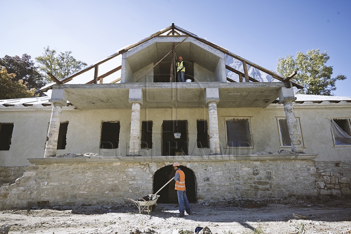 Conacul Manuc Bei din Hânceşti va fi deschis pentru vizitatori la sfârşitul anului viitor (FOTO)