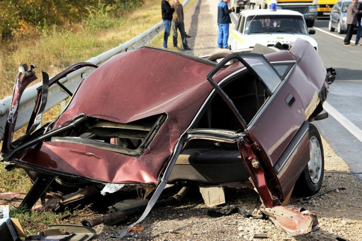 Accidente grave lângă Peresecina. Două maşini au luat foc, iar un şofer a murit (GALERIE FOTO/VIDEO)