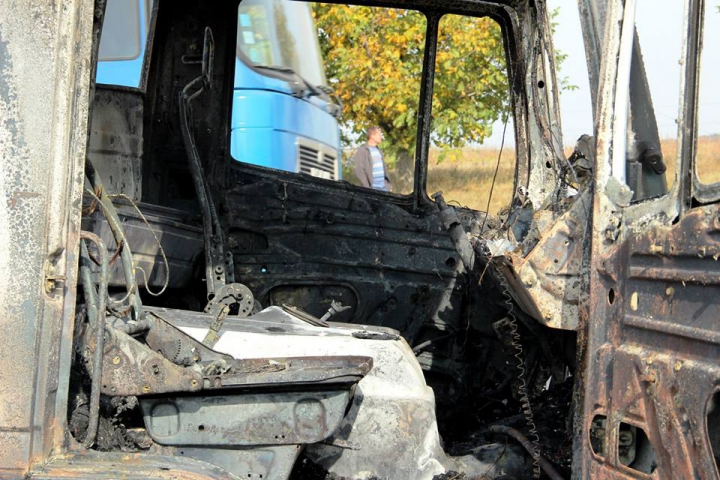 Accidente grave lângă Peresecina. Două maşini au luat foc, iar un şofer a murit (GALERIE FOTO/VIDEO)