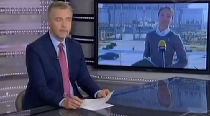 Confuzie la un post TV din Belarus. Prezentatorul nu ştia cum să reacţioneze când a auzit asta în direct (VIDEO)