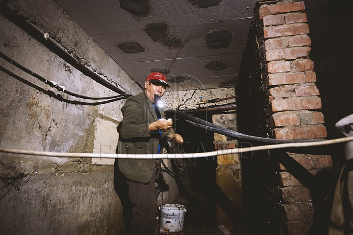 Multe dintre blocurile din capitală, nepregătite pentru iarnă. Explicaţia autorităţilor municipale (FOTO)