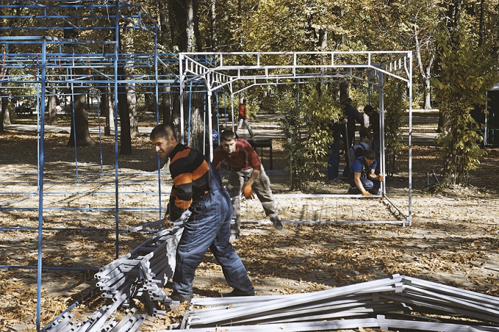 Pregătirile pentru sărbătorirea Hramului, pe ultima sută de metri. Serviciile municipale fac ultimele retuşări (GALERIE FOTO)