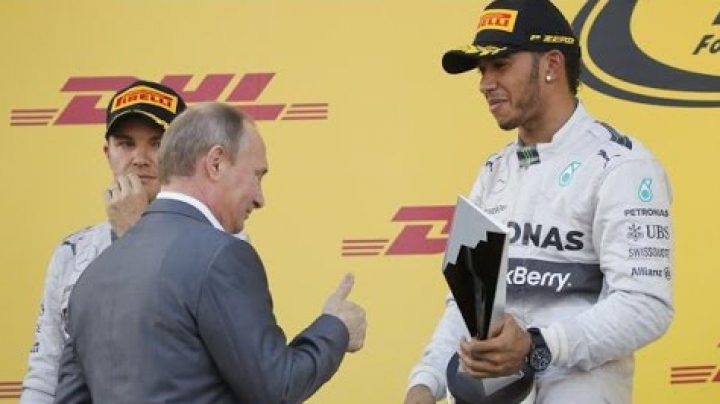 Vladimir Putin, ignorat de Lewis Hamilton la Soci. Pilotul de Formula 1 a evitat să dea mâna cu liderul de la Kremlin (VIDEO)