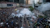 Violenţele au reizbucnit la Hong Kong. Zeci de poliţişti înarmaţi au încercat să disperseze mulţimea