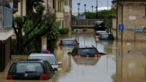 Inundaţiile devastatoare din Italia au luat viaţa a patru oameni