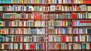 Şcolile din Republica Moldova au început să-şi împartă miile de cărţi dăruite de premierul român Victor Ponta