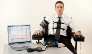 Cum să păcăleşti testul poligraf. Un site de pe Internet te învaţă să minţi (VIDEO)