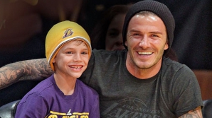 Fiul celebrului cuplu Victoria şi David Beckham păşeşte pe urmele părinţilor săi (VIDEO)