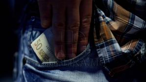 Reţinut pentru trafic de influenţă. Directorul unui centru de instruire auto riscă să stea după gratii