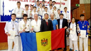 120 de sportivi moldoveni au participat la Campionatul Naţional de karate shotokan