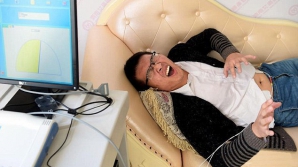 Experiment inedit în China. Cum reacţionează bărbaţii la "durerile naşterii" pe propria piele (VIDEO)