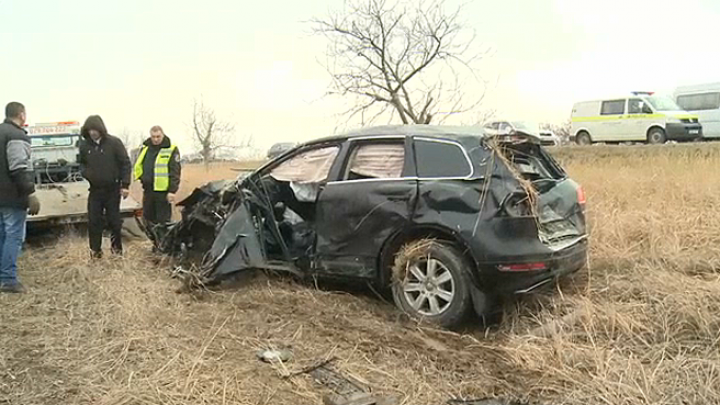 (VIDEO/FOTO) Automobilul în care se deplasa Vlad Filat, implicat într-un accident rutier. Doi bodyguarzi au fost răniţi