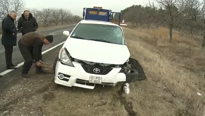 (VIDEO/FOTO) Automobilul în care se deplasa Vlad Filat, implicat într-un accident rutier. Doi bodyguarzi au fost răniţi