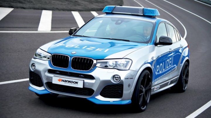 O nouă versiune a lui BMW X4: Este în uniforma poliției germane și are 245 de cai putere