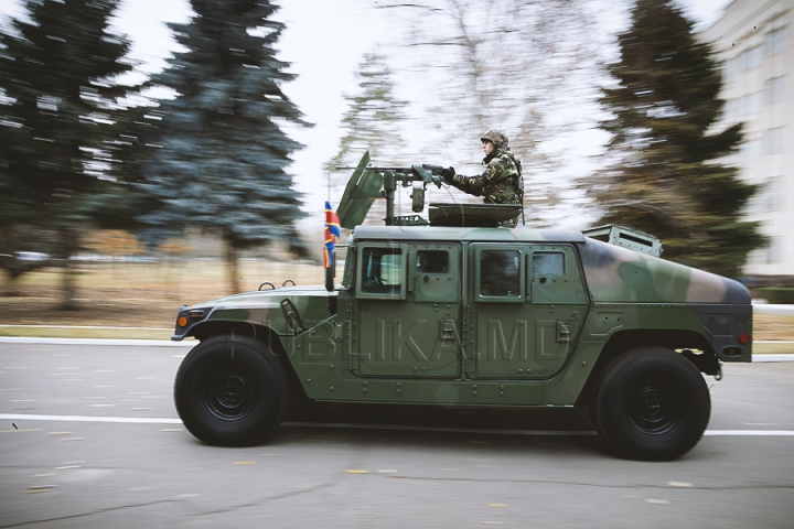 Statele Unite ne-au dăruit vehicule militare. Ambasadorul Moser: Nu este ultima donaţie de acest fel (GALERIE FOTO)