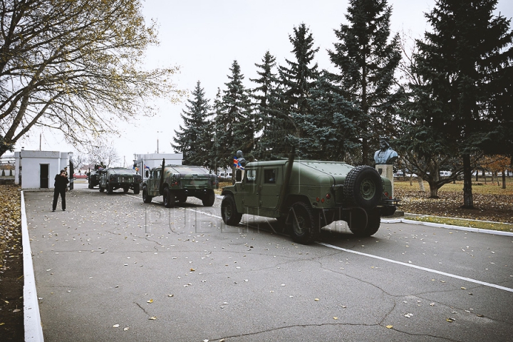 Statele Unite ne-au dăruit vehicule militare. Ambasadorul Moser: Nu este ultima donaţie de acest fel (GALERIE FOTO)