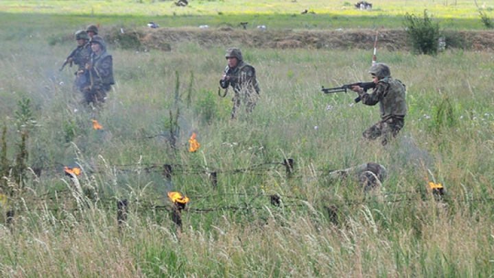 Trageri de luptă din mitraliere au avut loc la Bălţi. La aplicaţii au participat militari şi studenţi