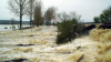 Imagini îngrozitoare în România. În plină iarnă, un râu a făcut prăpăd după ce a ieşit din albie