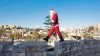 Apariţie stranie în Israel! Un Moş Crăciun a vestit naşterea lui Iisus