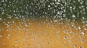 Vreme mohorâtă în toată ţara. Meteorologii prognozează căderi de lapoviţă