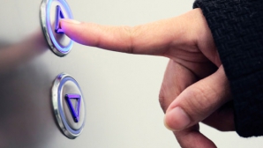 "Se deplasează atât vertical, cât şi orizontal". A fost prezentat primul ascensor fără cablu (VIDEO)