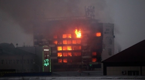 Incendiu de proporţii în Daghestan. Flăcările au cuprins clădirea Serviciului Federal de Securitate (VIDEO)