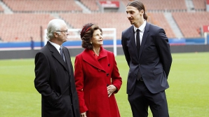 Fotbalistul Zlatan Ibrahimovic a făcut-o pe ghidul pentru cuplul regal al Suediei