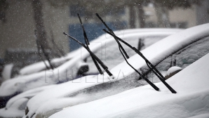 Şoferi, atenţie! Cod Galben de ninsori, viscol, vânt și polei în România şi Ucraina