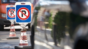 S-a găsit soluţia! Primăria le-a venit de hac şoferilor care parchează pe strada pietonală (VIDEO)