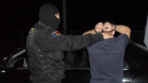 Reţineri cu mascaţi în centrul Chişinăului. E vorba de un dosar de rezonanţă! 