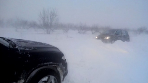 IMAGINI VIDEO de la moldovenii blocați în nămeți