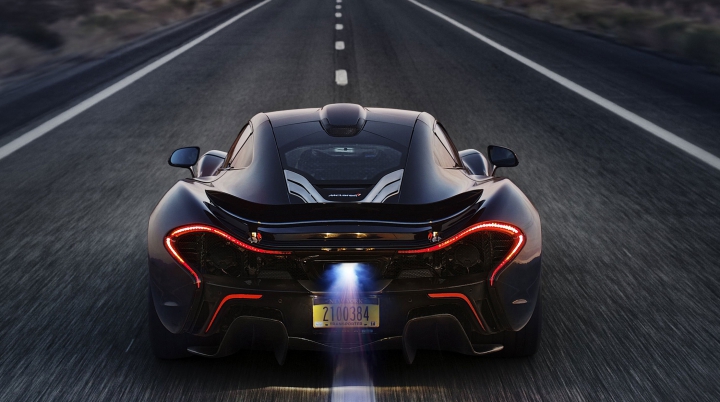 McLaren va construi 20 de exemplare P1 cu o caroserie realizată integral din fibră de carbon