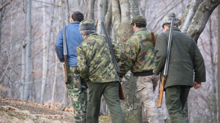 Braconieri, prinşi în ''plasă'' de poliţiştii de frontieră! Câţi moldoveni s-au ales cu dosare penale (FOTO)