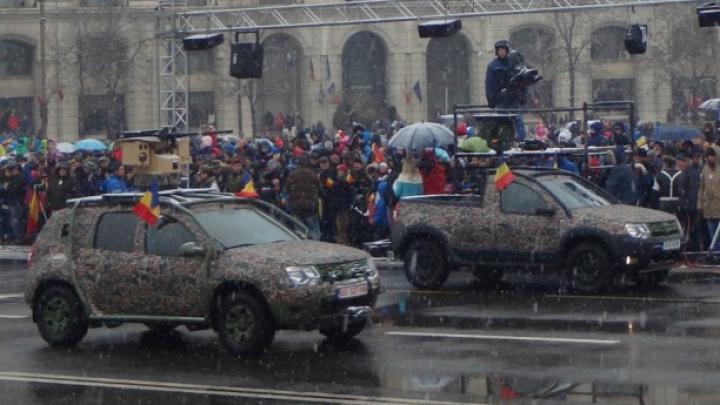 Dacia și-a etalat modelele Duster Army și Duster Pick-up Army la parada Zilei Naţionale a României