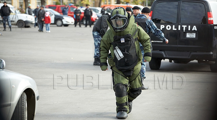 Alertă cu BOMBĂ la un liceu din capitală