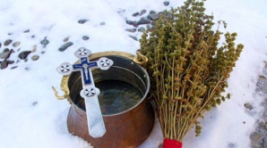 Cum sărbătoresc Boboteaza oamenii din satul Moara de Piatră (VIDEO)