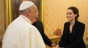 Angelina Jolie, în vizită la Vatican. Celebra actriţă s-a întâlnit cu Papa Fracisc