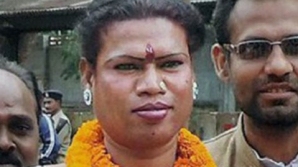 PREMIERĂ în India! Un transsexual a fost ales primar al unui oraș 