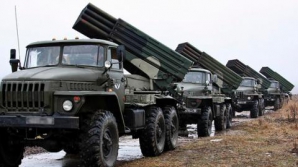 O coloană imensă de sisteme de artilerie "Grad" a fost filmată la Doneţk (VIDEO)