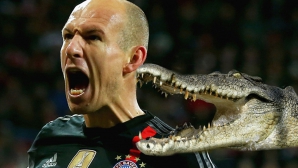 Fotbalistul Arjen Robben, "gustat" de un crocodil în timp ce scotea o minge din apă