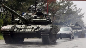 Insurgenţii proruşi îşi întăresc poziţiile. O altă coloană de blindate le-a fost trimisă în "dar" (VIDEO)