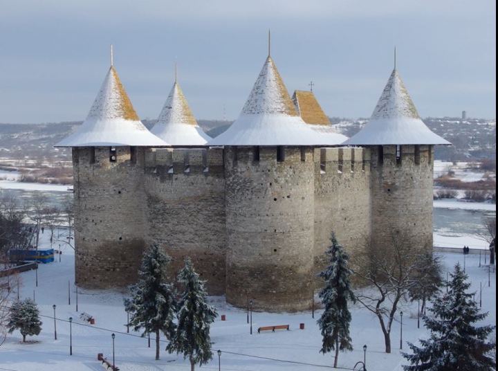 Cetatea Soroca, în mijloc de iarnă. FOTOGRAFII IMPRESIONANTE cu grandiosul monument