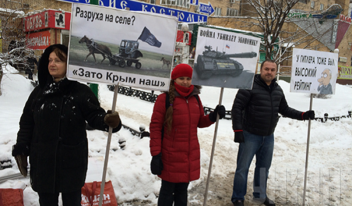 FOTOREPORT: Atacul din Mariupol le-a schimbat definitiv viaţa unor ucraineni