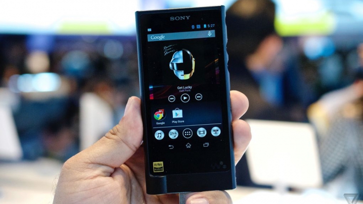 După 35 de ani de la primul Walkman, Sony vrea să dai 1.200 de dolari pe cel mai nou