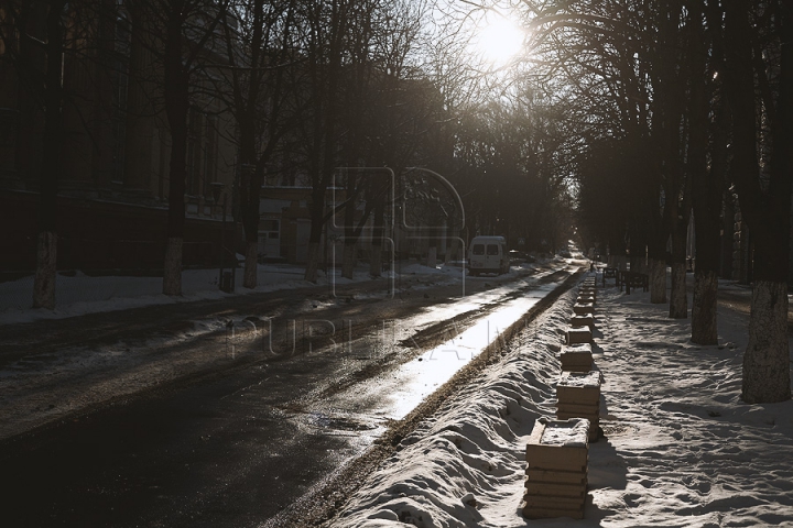 Bate vântul prin Chișinău! Cât de pustii au fost străzile capitalei de Crăciun pe stil vechi (FOTO)