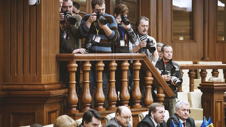 Deputaţii au mai votat o pauză. Alegerea speakerului a fost amânată