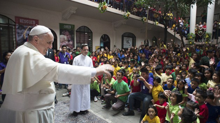 Număr RECORD de credincioşi la o slujbă oficiată de Suveranul Pontif (GALERIE FOTO)