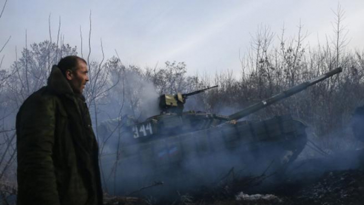 Oraşul-port Mariupol este atacat de separatişti. Cel puţin 30 de oameni au murit (FOTO/VIDEO)