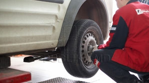 Cum să procedezi când vrei o asigurare CASCO împotriva spargerii anvelopelor