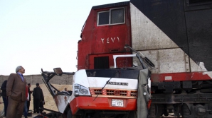 Tragedie feroviară în Mexic. Un tren s-a ciocnit cu un microbuz de pasageri